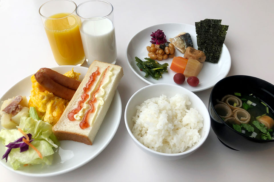 朝食バイキング